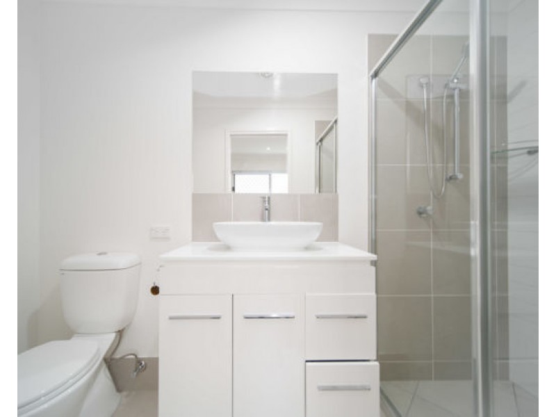 2/33 Inigo Way, Augustine Heights QLD 4300