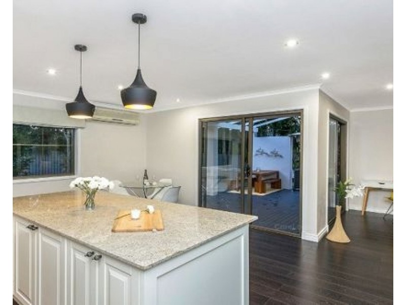 7 Stralock Street, Chapel Hill QLD 4069