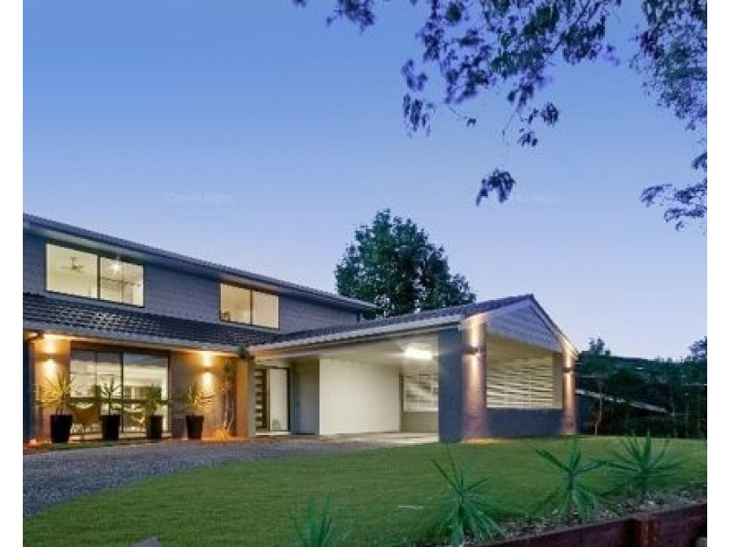 7 Stralock Street, Chapel Hill QLD 4069