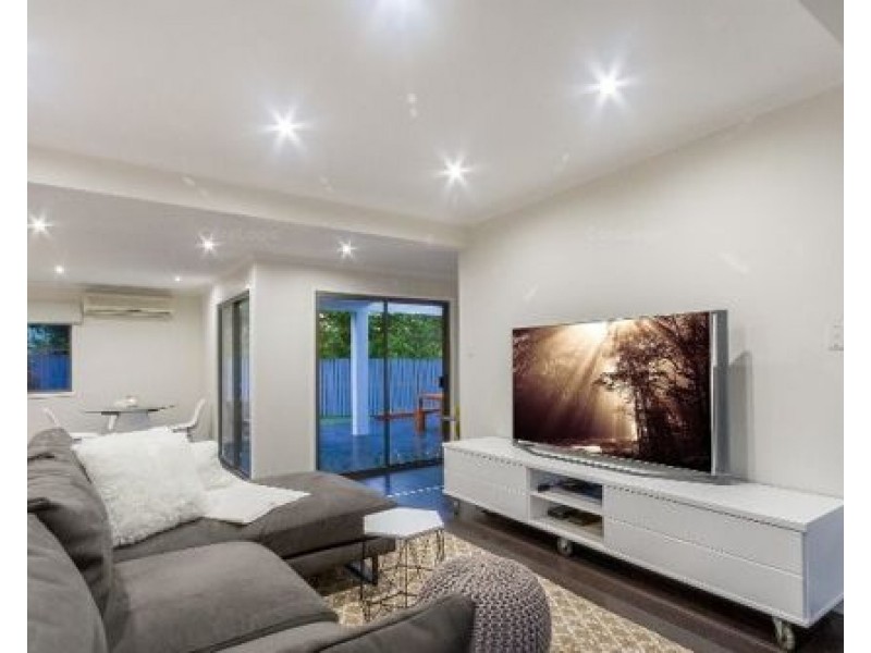 7 Stralock Street, Chapel Hill QLD 4069