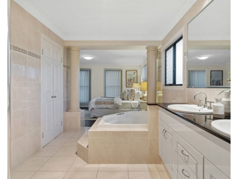 30 Leelaben Place, Eight Mile Plains QLD 4113