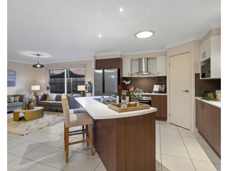 54 Larapinta Circuit, Parkinson QLD 4115