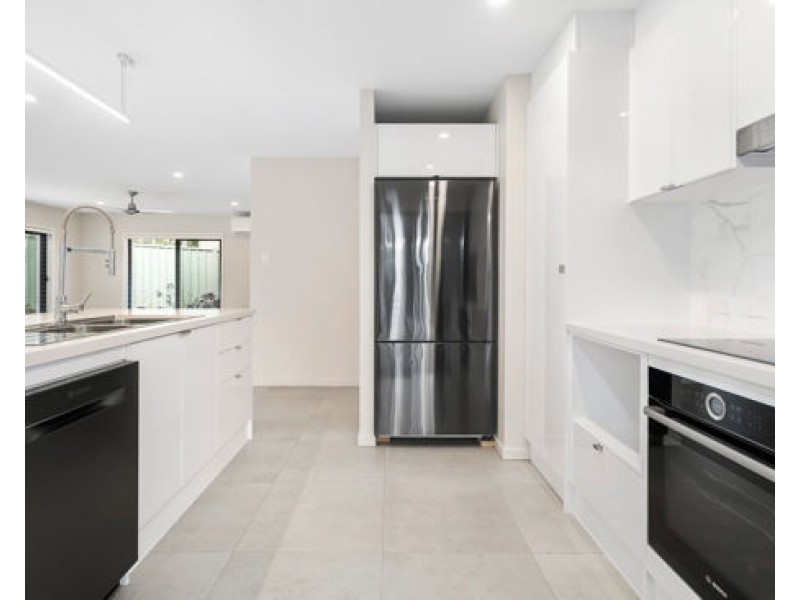 26 Kidd Street, Robertson QLD 4109