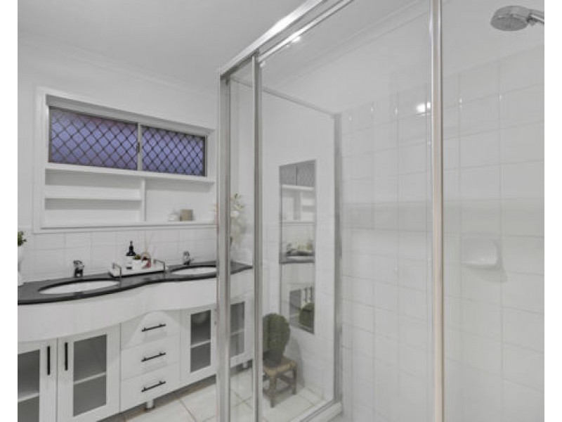 21 Tristan Street, Carindale QLD 4152