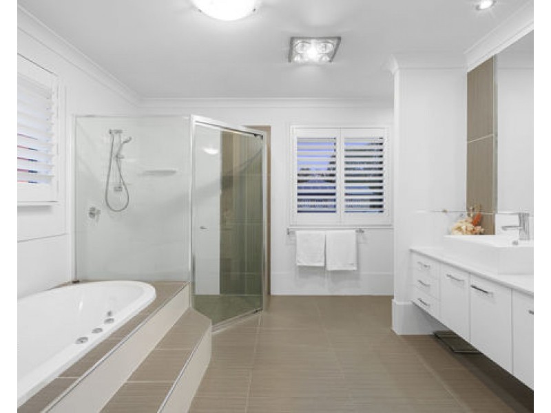 84 Craig Street, Wishart QLD 4122