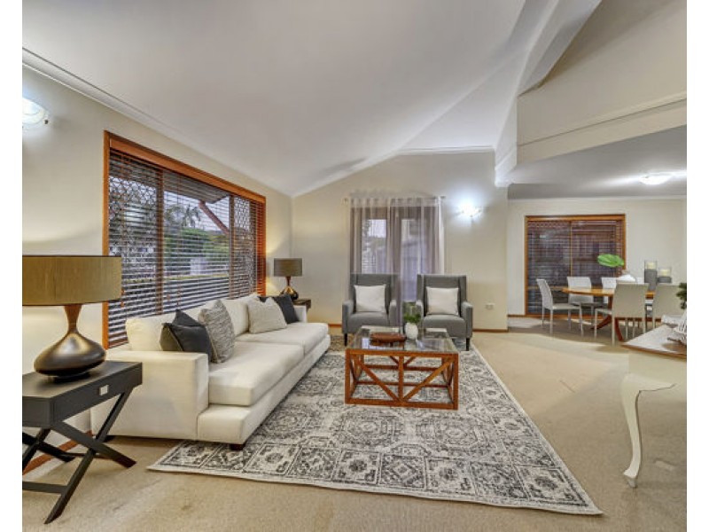 33 White Cedar Circuit, Stretton QLD 4116