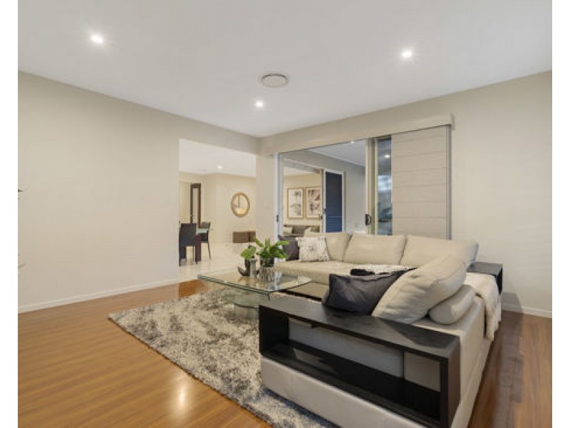22 Skyview Avenue, Rochedale QLD 4123