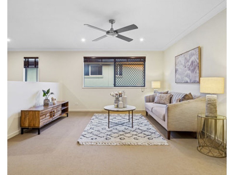 18 Skyview Avenue, Rochedale QLD 4123