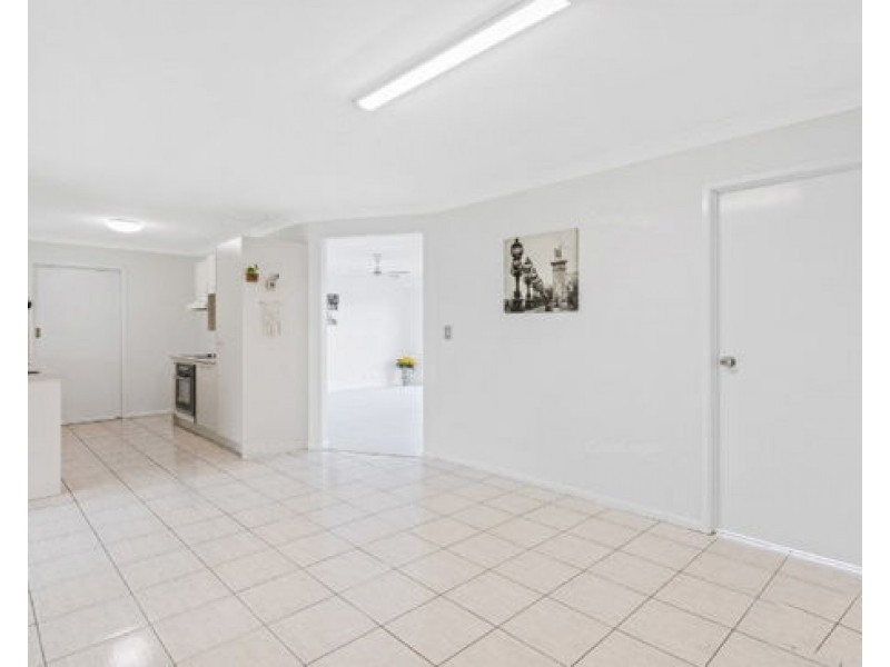 35 Solandra Crescent, Calamvale QLD 4116