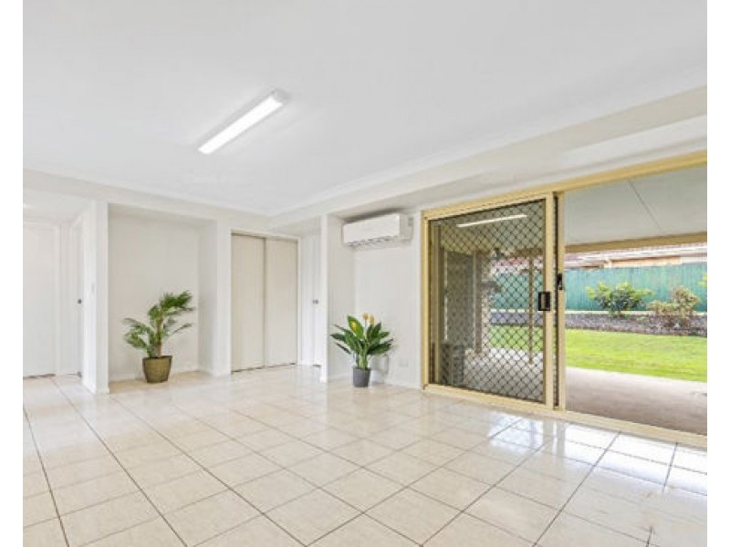 35 Solandra Crescent, Calamvale QLD 4116