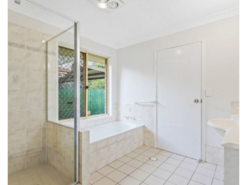 35 Solandra Crescent, Calamvale QLD 4116