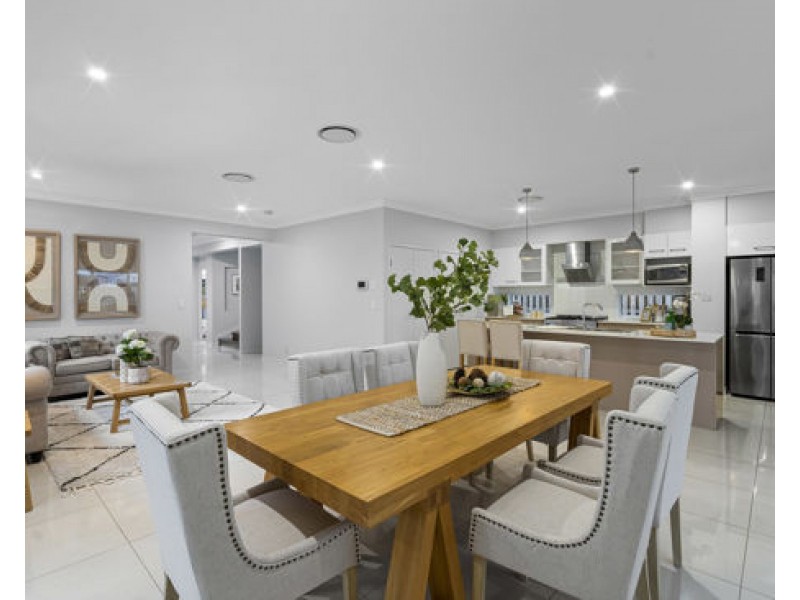 61 Skyview Avenue, Rochedale QLD 4123