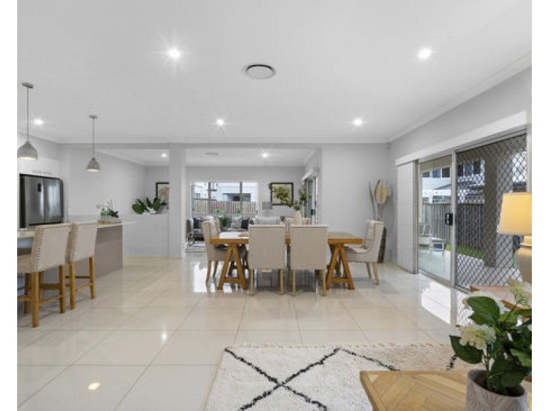 61 Skyview Avenue, Rochedale QLD 4123