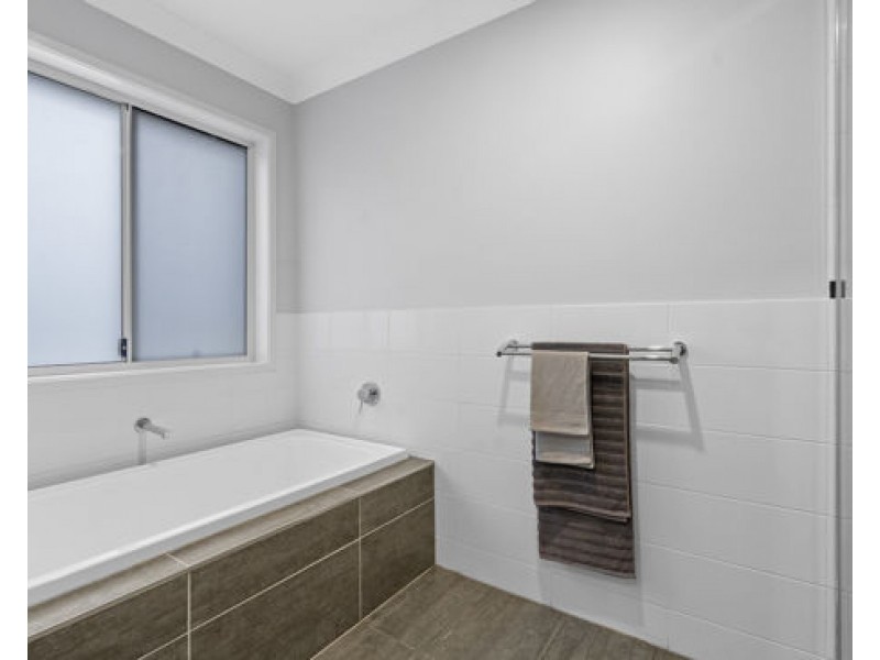 61 Skyview Avenue, Rochedale QLD 4123