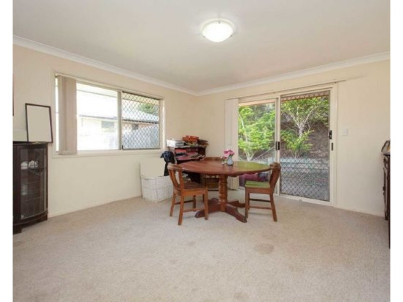 18 Summerfield Place, Kenmore QLD 4069