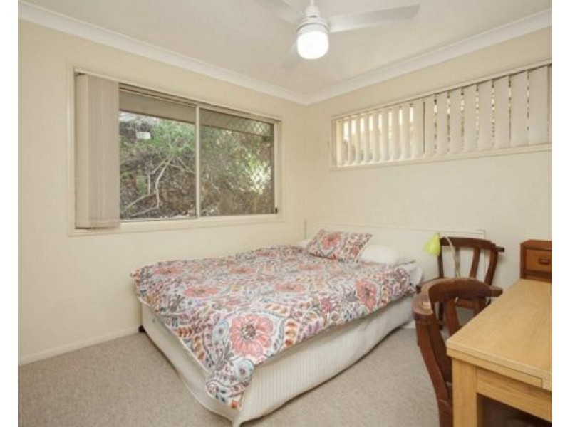 18 Summerfield Place, Kenmore QLD 4069