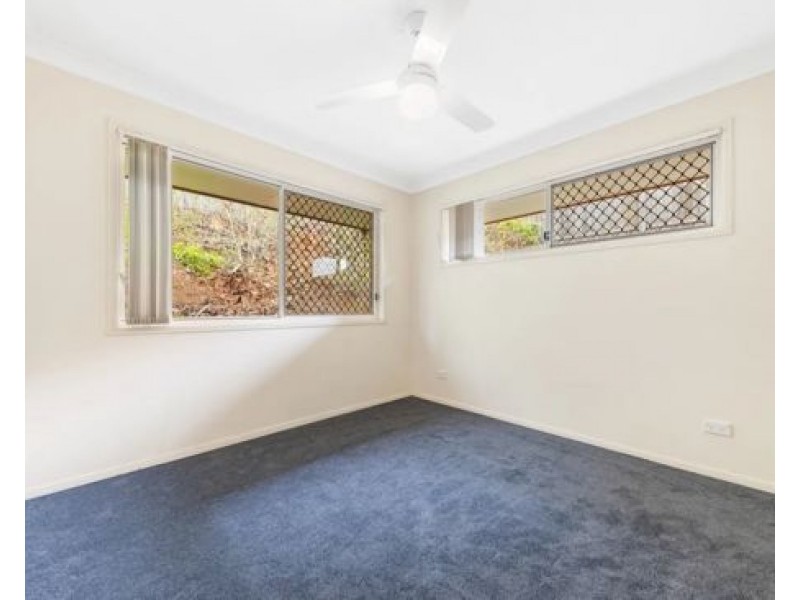 18 Summerfield Place, Kenmore QLD 4069