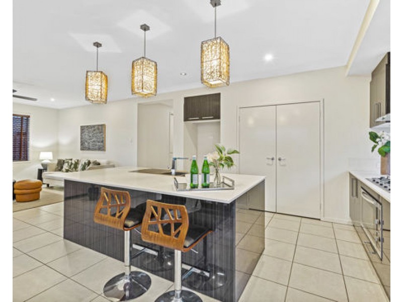 18 Skyview Avenue, Rochedale QLD 4123