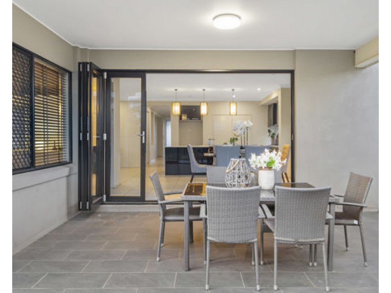 18 Skyview Avenue, Rochedale QLD 4123