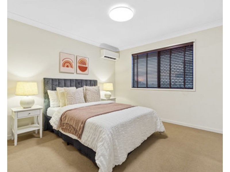 18 Skyview Avenue, Rochedale QLD 4123