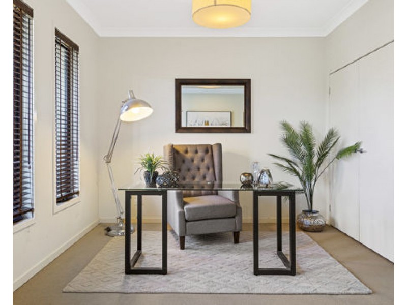 18 Skyview Avenue, Rochedale QLD 4123