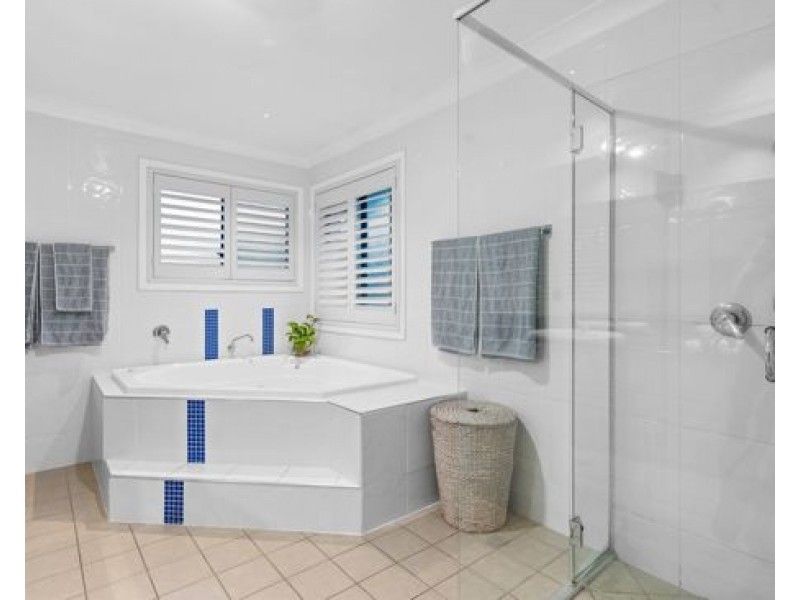 100 Landing Place, Moggill QLD 4070