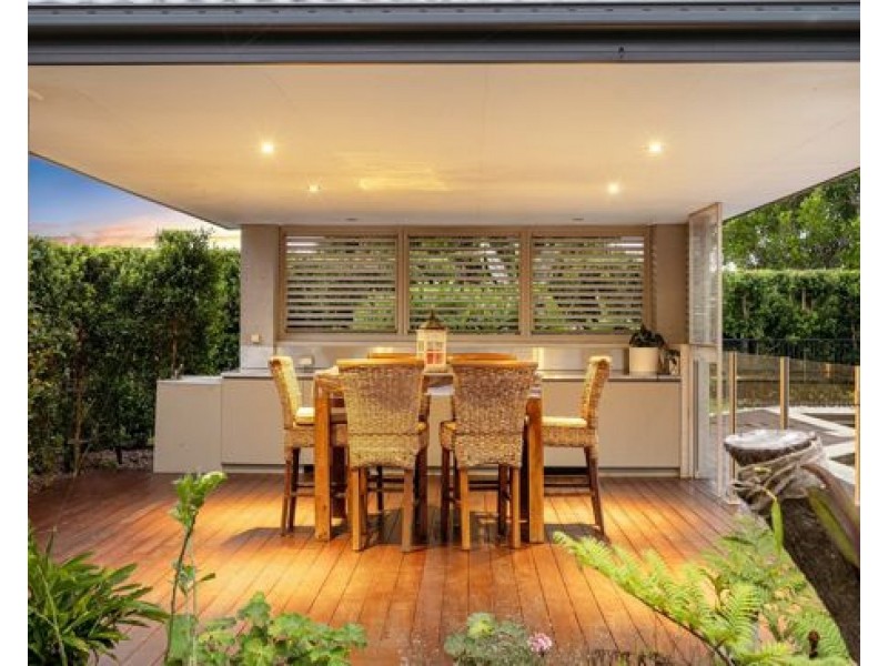 100 Landing Place, Moggill QLD 4070