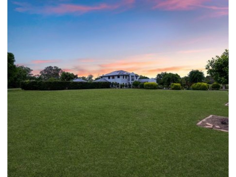 100 Landing Place, Moggill QLD 4070