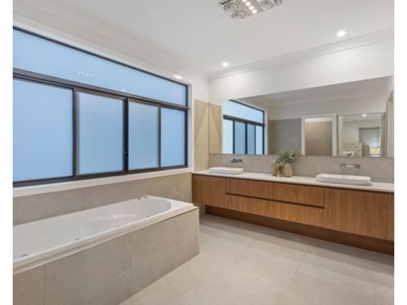 12 Perring Crescent, Rochedale QLD 4123