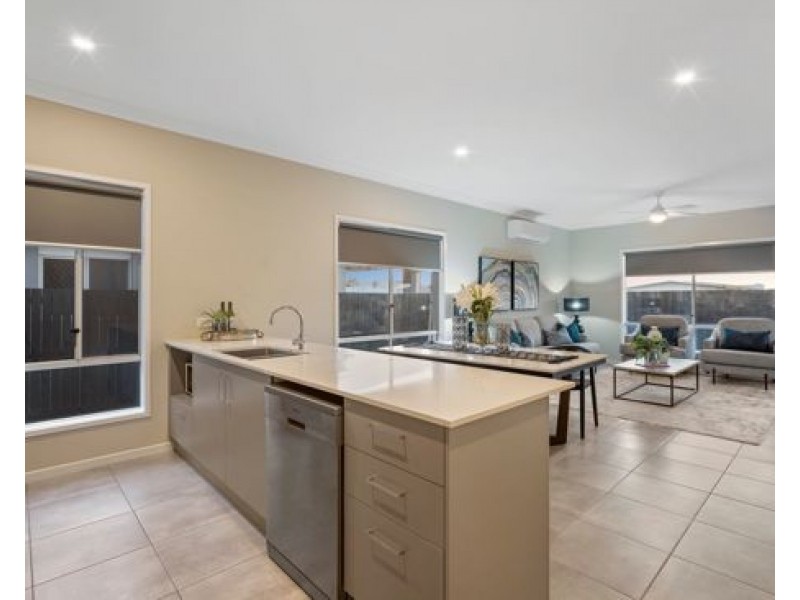 38 Royal Crescent, Rochedale QLD 4123