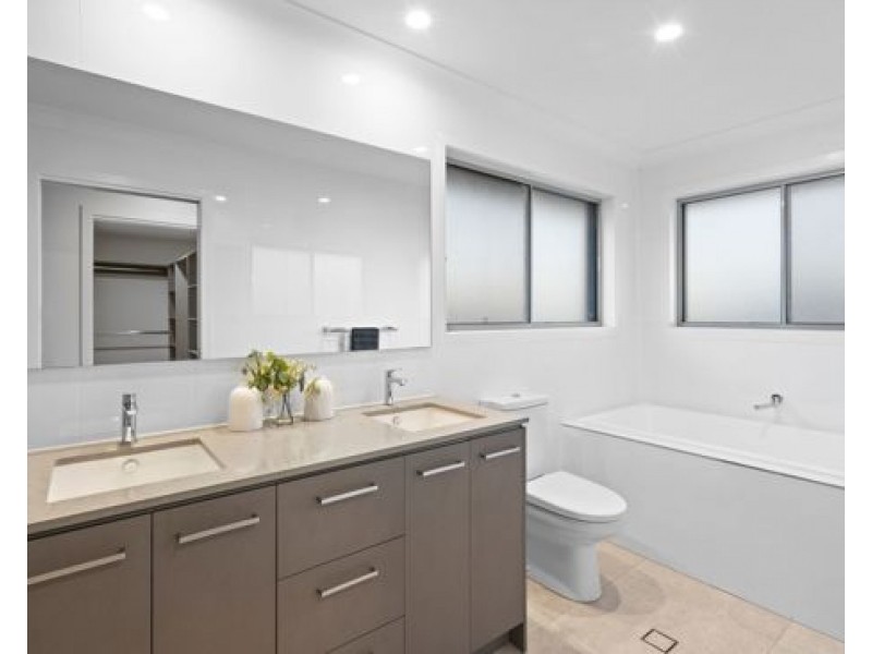 92 Ascent Street, Rochedale QLD 4123