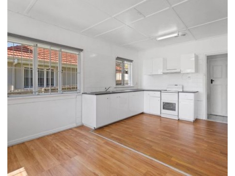 15 Sapphire Street, Holland Park QLD 4121