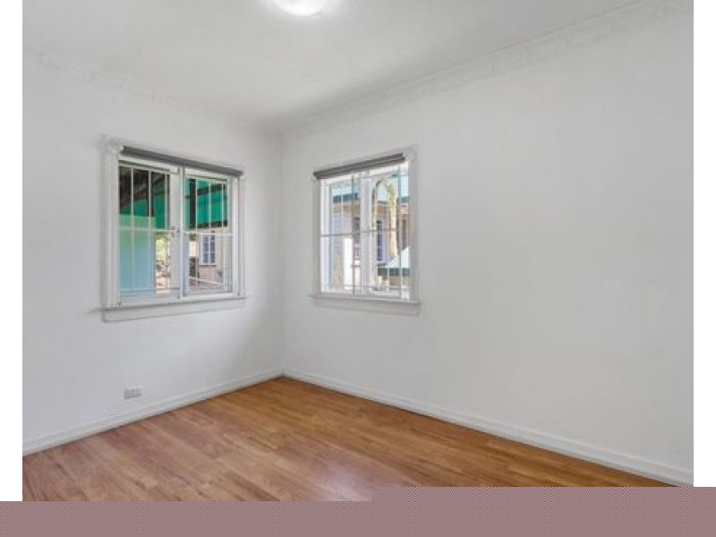 15 Sapphire Street, Holland Park QLD 4121