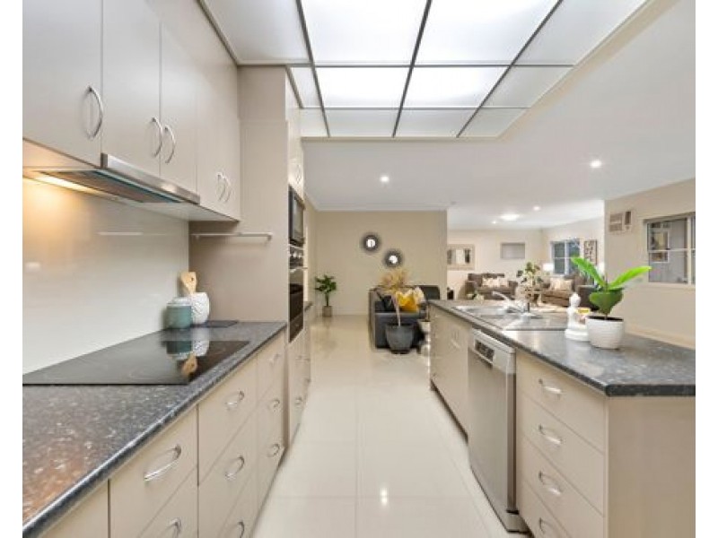 2 Peak Court, Rochedale QLD 4123