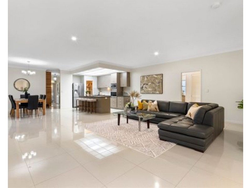 2 Peak Court, Rochedale QLD 4123