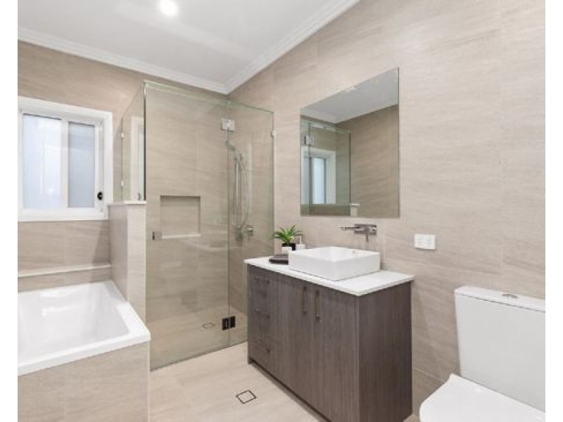 252 Mount Gravatt-Capalaba Road, Wishart QLD 4122