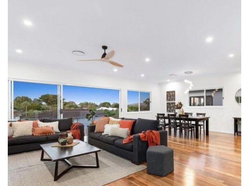 252 Mount Gravatt-Capalaba Road, Wishart QLD 4122