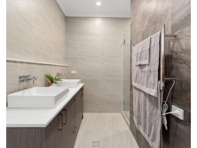 252 Mount Gravatt-Capalaba Road, Wishart QLD 4122