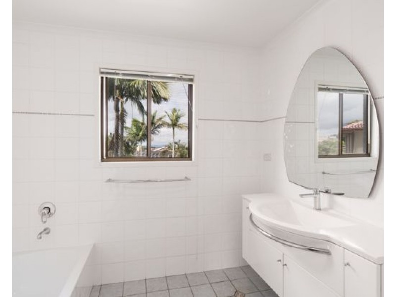 4 Caravonica Court, Calamvale QLD 4116