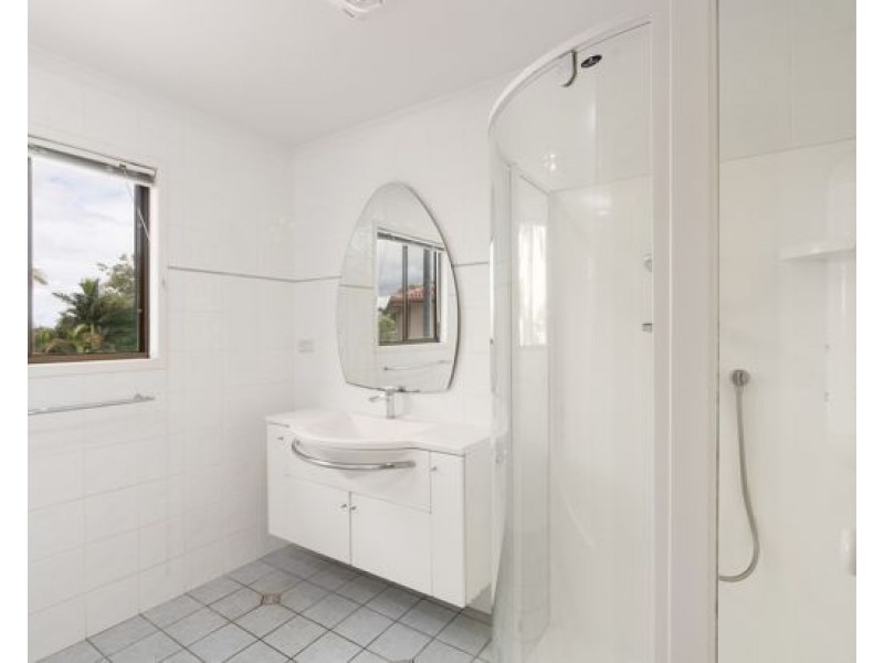 4 Caravonica Court, Calamvale QLD 4116