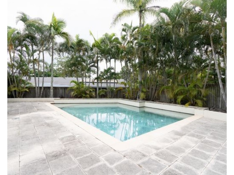 4 Caravonica Court, Calamvale QLD 4116