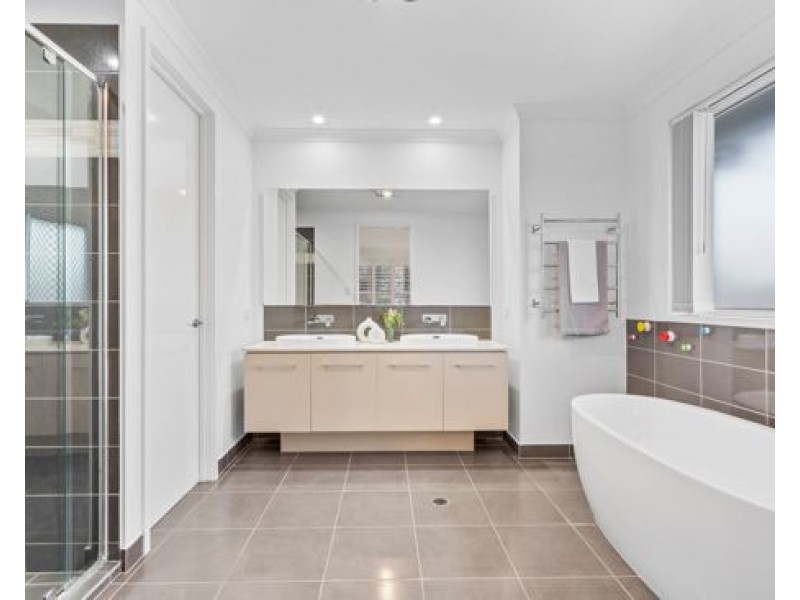 16 Panorama Street, Rochedale QLD 4123