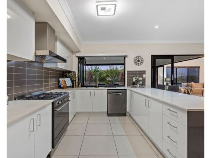 7 English Place, Rochedale QLD 4123