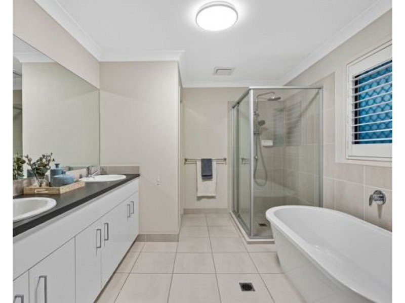 7 English Place, Rochedale QLD 4123