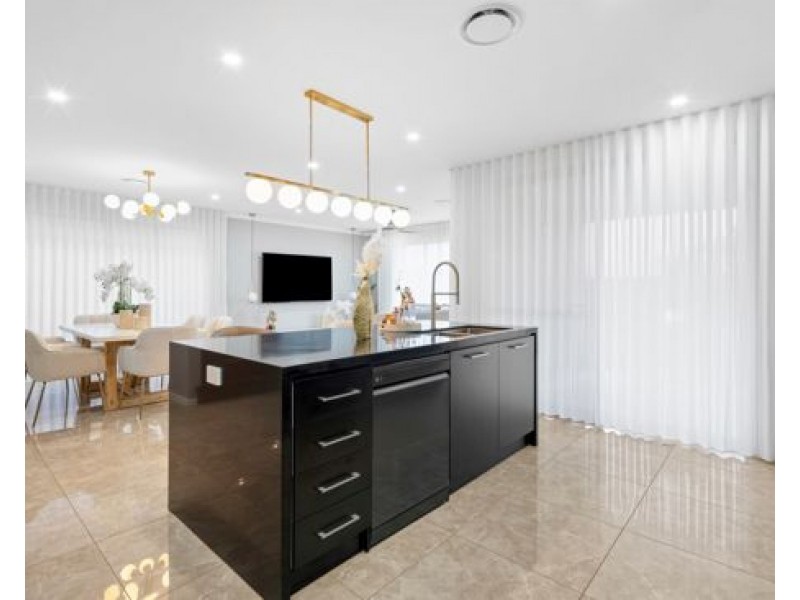 8 Levoh Street, Rochedale QLD 4123