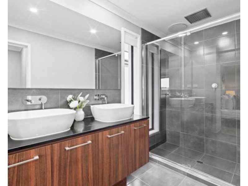 8 Levoh Street, Rochedale QLD 4123