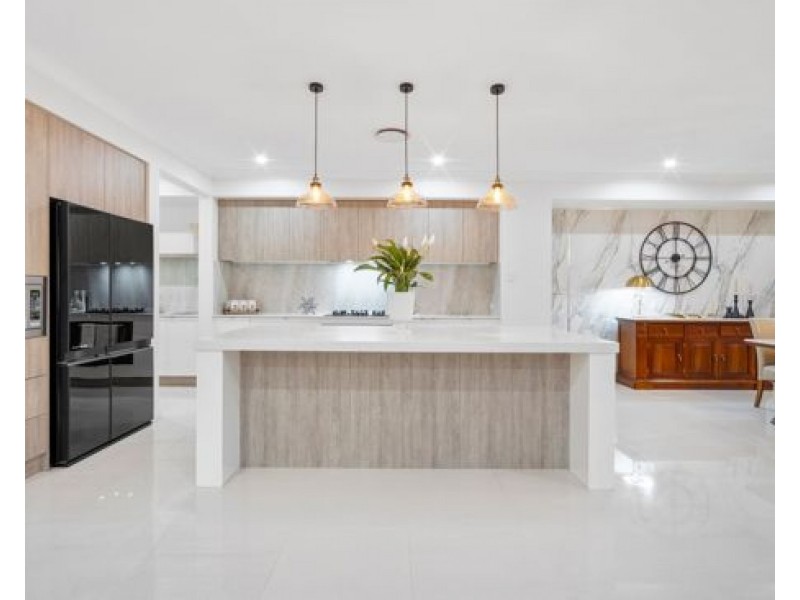 17 Daniel Drive, Rochedale QLD 4123