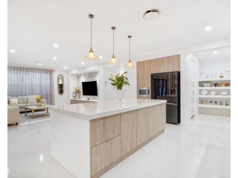 17 Daniel Drive, Rochedale QLD 4123