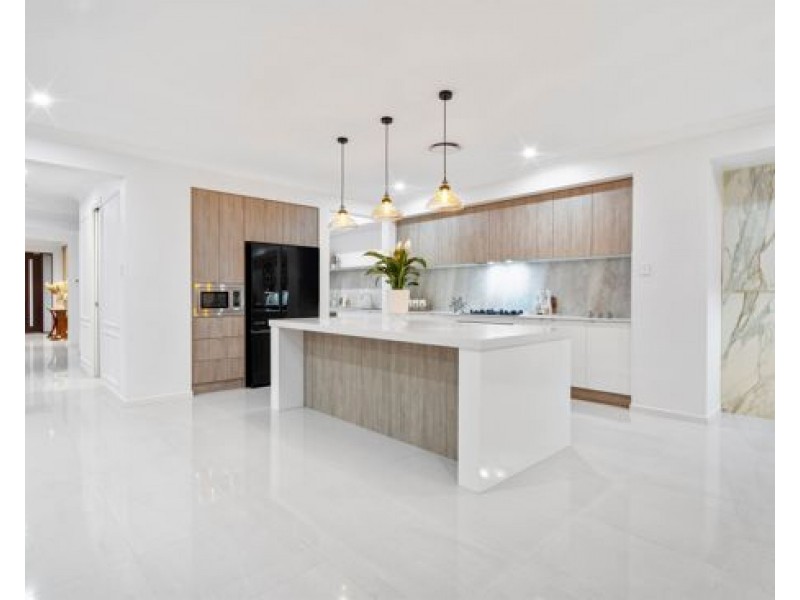 17 Daniel Drive, Rochedale QLD 4123