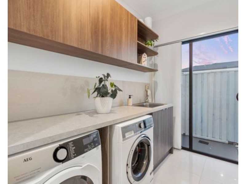 17 Daniel Drive, Rochedale QLD 4123